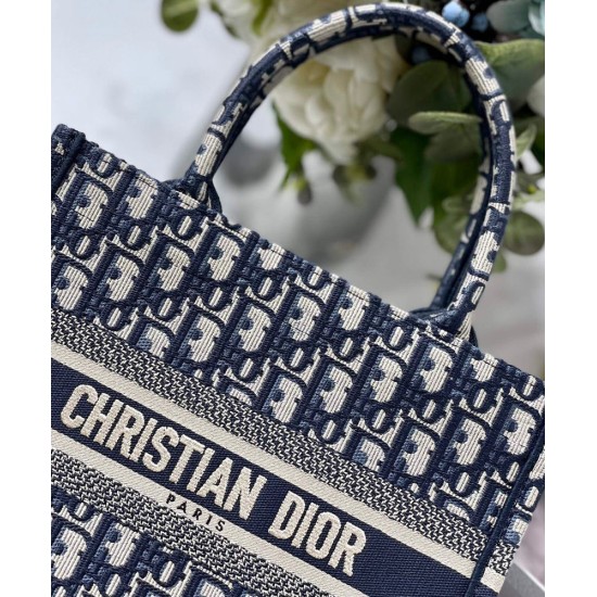 Replica Christian Dior Borsa piccola Dior Book Tote blu scuro Replica Christian Dior Borsa piccola Dior Book Tote blu scuro