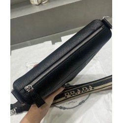 Borsa Triangolo Prada Saffiano Nera