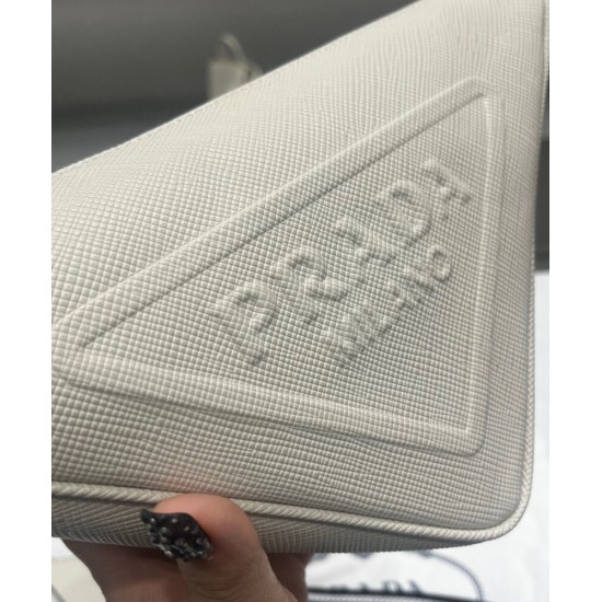 Replica Borsa Triangolo Prada Saffiano Crema Replica Borsa Triangolo Prada Saffiano Crema