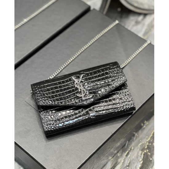 Replica Portafoglio YSL Saint Laurent Uptown Con Catena Pelle Lucida Con Stampa Coccodrillo Nero Replica Portafoglio YSL Saint Laurent Uptown Con Catena Pelle Lucida Con Stampa Coccodrillo Nero