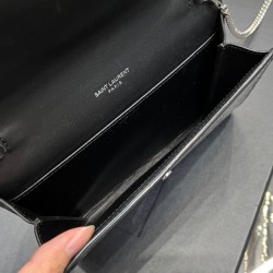 Portafoglio YSL Saint Laurent Uptown Con Catena Pelle Lucida Con Stampa Coccodrillo Nero