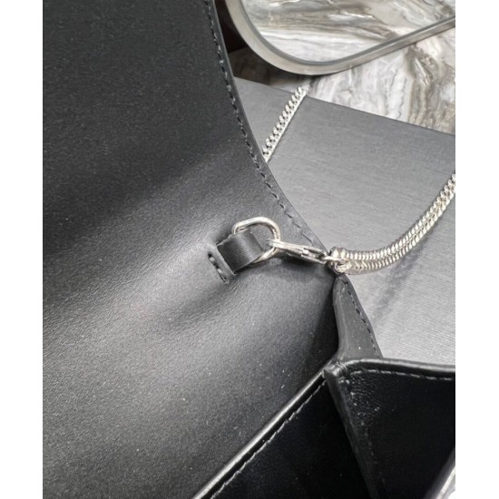 Replica Portafoglio YSL Saint Laurent Uptown Con Catena Pelle Lucida Con Stampa Coccodrillo Nero Replica Portafoglio YSL Saint Laurent Uptown Con Catena Pelle Lucida Con Stampa Coccodrillo Nero