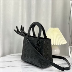 Christian Dior Borsa Lady Dior My Abcdior media in pelle di vitello Cannage nera con motivo diamante