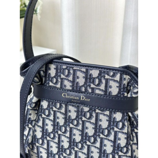Replica Borsa Christian Dior media C'est Dior Blu Dior Oblique Jacquard Replica Borsa Christian Dior media C'est Dior Blu Dior Oblique Jacquard