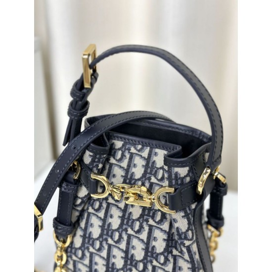 Replica Borsa Christian Dior piccola C'est Dior Blu Dior Oblique Jacquard Replica Borsa Christian Dior piccola C'est Dior Blu Dior Oblique Jacquard