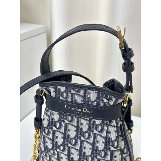 Replica Borsa Christian Dior piccola C'est Dior Blu Dior Oblique Jacquard Replica Borsa Christian Dior piccola C'est Dior Blu Dior Oblique Jacquard