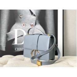 Christian Dior 30 Montaigne Borsa Latte Box Pelle di vitello Azzurro Christian Dior 30 Montaigne Borsa Latte Box Pelle di vitello Azzurro