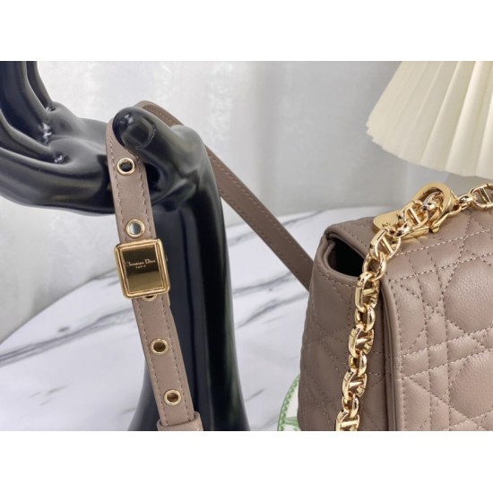 Replica Christian Dior Borsa Dior Caro media in pelle di vitello Cannage grigia Replica Christian Dior Borsa Dior Caro media in pelle di vitello Cannage grigia