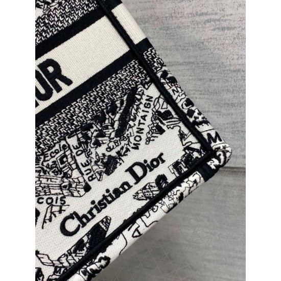 Replica Borsa tote Dior piccola a libro Plan de Paris ricamata bianca Replica Borsa tote Dior piccola a libro Plan de Paris ricamata bianca