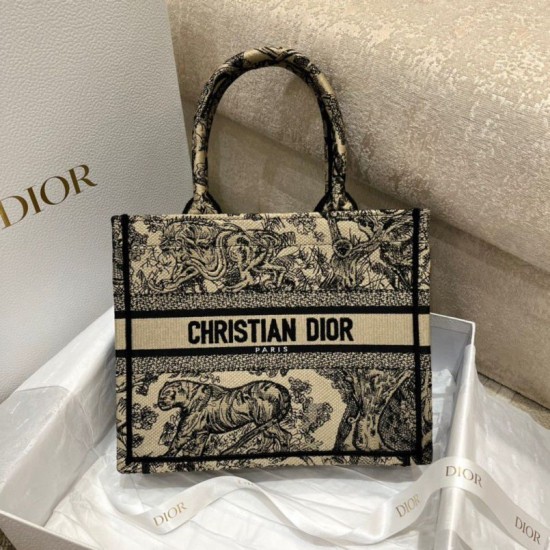 Replica Borsa tote Dior piccola a libro Toile de Jouy ricamata Marrone Replica Borsa tote Dior piccola a libro Toile de Jouy ricamata Marrone