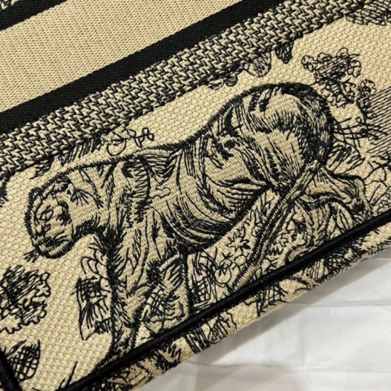 Replica Borsa tote Dior piccola a libro Toile de Jouy ricamata Marrone Replica Borsa tote Dior piccola a libro Toile de Jouy ricamata Marrone