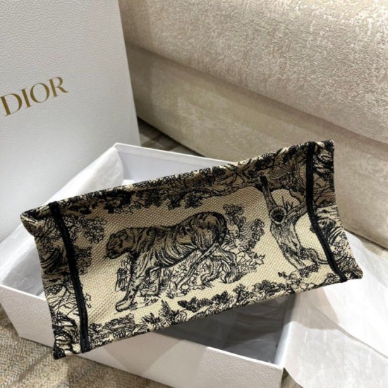Replica Borsa tote Dior piccola a libro Toile de Jouy ricamata Marrone Replica Borsa tote Dior piccola a libro Toile de Jouy ricamata Marrone