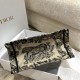 Replica Borsa tote Dior piccola a libro Toile de Jouy ricamata Marrone Replica Borsa tote Dior piccola a libro Toile de Jouy ricamata Marrone