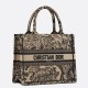 Replica Borsa tote Dior piccola a libro Toile de Jouy ricamata Marrone Replica Borsa tote Dior piccola a libro Toile de Jouy ricamata Marrone