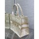 Replica Borsa tote Dior media a libro Rêve d'Infini ricamo Oro Replica Borsa tote Dior media a libro Rêve d'Infini ricamo Oro