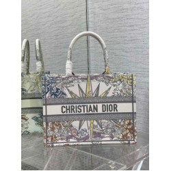 Dior Media Dior Book Tote Multicolor Ricamo Rêve d'Infini Bianco Dior Media Dior Book Tote Multicolor Ricamo Rêve d'Infini Bianco