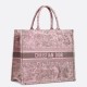 Replica Borsa tote grande per libri Dior Toile de Jouy Sauvage ricamo rosa / grigio Replica Borsa tote grande per libri Dior Toile de Jouy Sauvage ricamo rosa / grigio