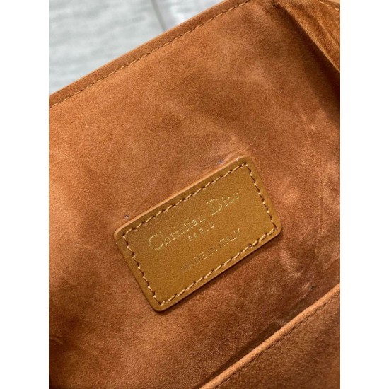Replica Borsa a secchiello media Dior C'est Saddle in pelle di vitello marrone Replica Borsa a secchiello media Dior C'est Saddle in pelle di vitello marrone