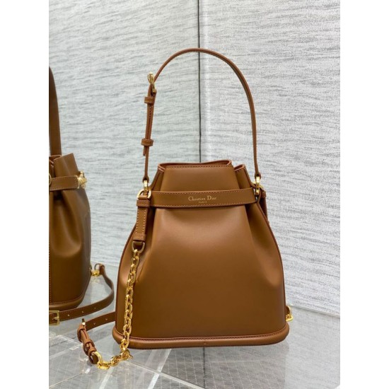 Replica Borsa a secchiello media Dior C'est Saddle in pelle di vitello marrone Replica Borsa a secchiello media Dior C'est Saddle in pelle di vitello marrone