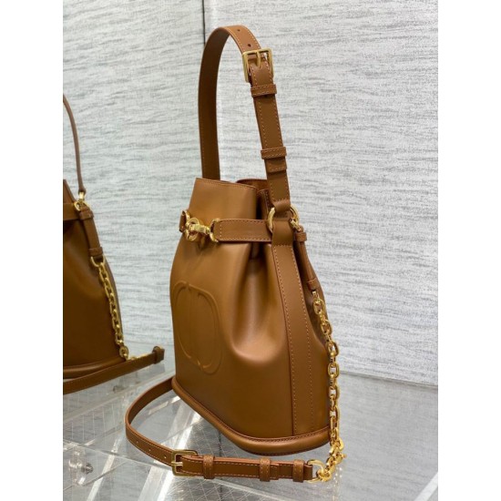 Replica Borsa a secchiello media Dior C'est Saddle in pelle di vitello marrone Replica Borsa a secchiello media Dior C'est Saddle in pelle di vitello marrone