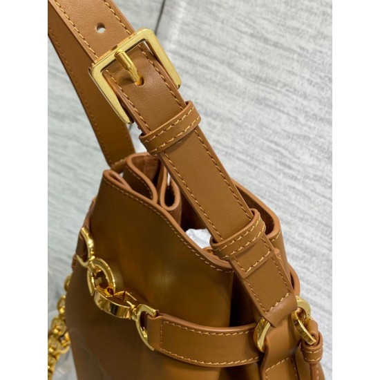 Replica Borsa a secchiello media Dior C'est Saddle in pelle di vitello marrone Replica Borsa a secchiello media Dior C'est Saddle in pelle di vitello marrone