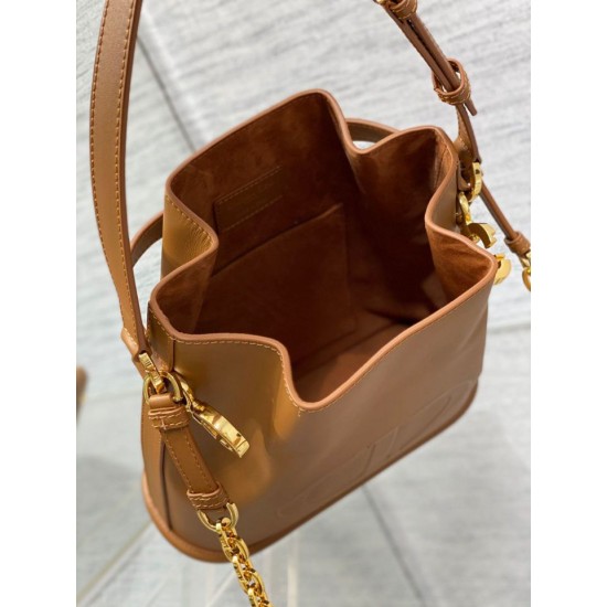 Replica Borsa a secchiello media Dior C'est Saddle in pelle di vitello marrone Replica Borsa a secchiello media Dior C'est Saddle in pelle di vitello marrone
