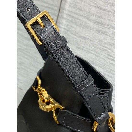 Replica Borsa a secchiello media Dior C'est Saddle in pelle di vitello nera Replica Borsa a secchiello media Dior C'est Saddle in pelle di vitello nera