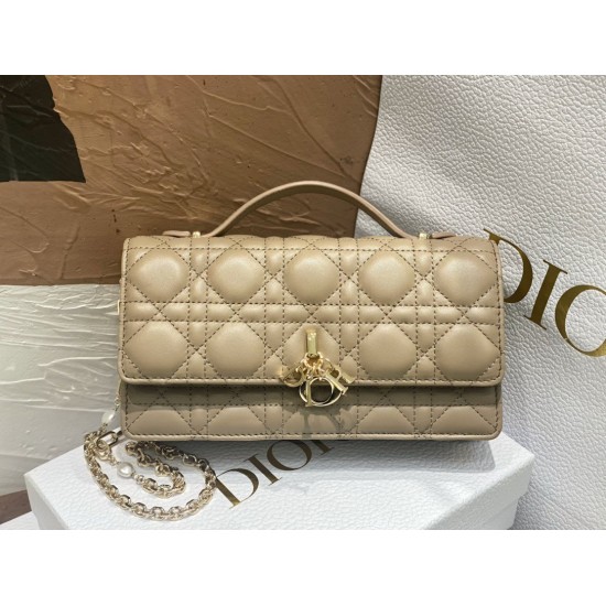 Replica Borsa Dior Miss Dior Mini Cannage in pelle di agnello Beige Replica Borsa Dior Miss Dior Mini Cannage in pelle di agnello Beige