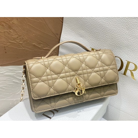 Replica Borsa Dior Miss Dior Mini Cannage in pelle di agnello Beige Replica Borsa Dior Miss Dior Mini Cannage in pelle di agnello Beige