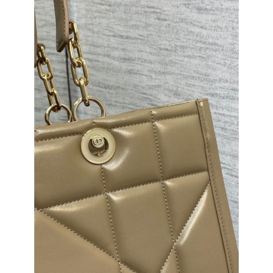 Replica Borsa tote Dior Essential media Nocciola Archicannage Replica Borsa tote Dior Essential media Nocciola Archicannage