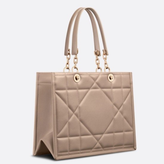 Replica Borsa tote Dior Essential media Nocciola Archicannage Replica Borsa tote Dior Essential media Nocciola Archicannage
