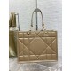 Replica Borsa tote Dior Essential media Nocciola Archicannage Replica Borsa tote Dior Essential media Nocciola Archicannage