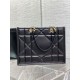 Replica Borsa tote media Dior Essential Archicannage nera Replica Borsa tote media Dior Essential Archicannage nera