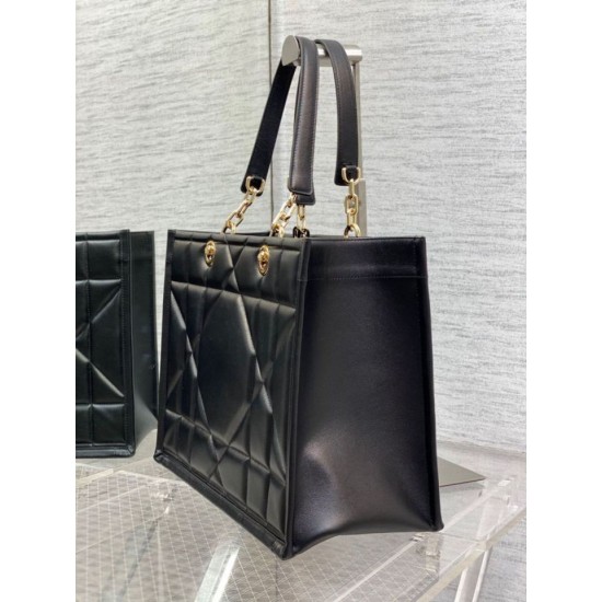 Replica Borsa tote media Dior Essential Archicannage nera Replica Borsa tote media Dior Essential Archicannage nera