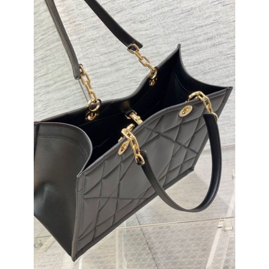 Replica Borsa tote media Dior Essential Archicannage nera Replica Borsa tote media Dior Essential Archicannage nera