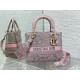 Replica Borsa media Dior Lady D-Lite Toile de Jouy ricamo inverso Grigio / Rosa Replica Borsa media Dior Lady D-Lite Toile de Jouy ricamo inverso Grigio / Rosa