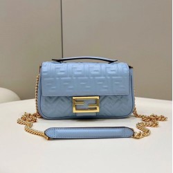 Borsa Midi Fendi Baguette Chain Nappa Blu