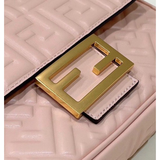 Replica Borsa Midi Fendi Baguette Chain Nappa Rosa Replica Borsa Midi Fendi Baguette Chain Nappa Rosa
