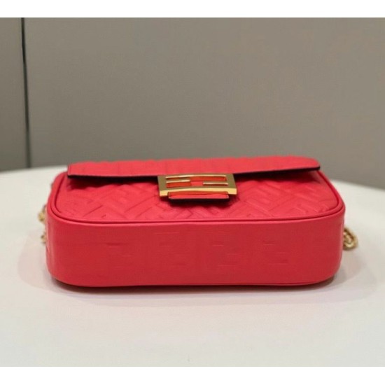 Replica Borsa Midi Fendi Baguette Chain Nappa Rossa Replica Borsa Midi Fendi Baguette Chain Nappa Rossa