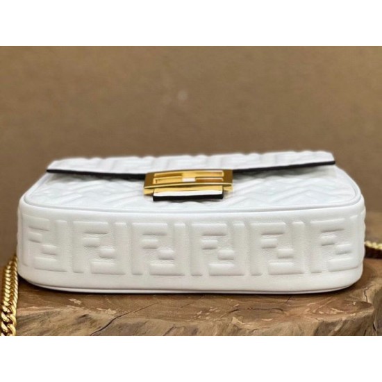 Replica Borsa midi Fendi Baguette con catena in nappa bianca Replica Borsa midi Fendi Baguette con catena in nappa bianca