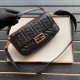 Replica Borsa baguette media Fendi motivo FF nera Replica Borsa baguette media Fendi motivo FF nera