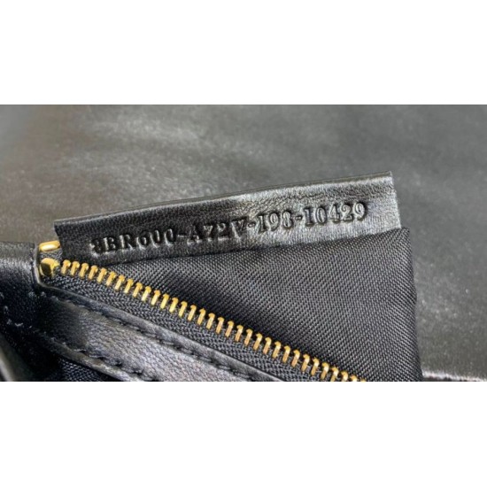 Replica Borsa baguette media Fendi motivo FF nera Replica Borsa baguette media Fendi motivo FF nera