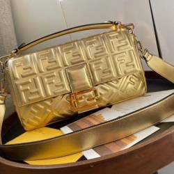 Borsa grande Fendi Baguette con motivo FF oro