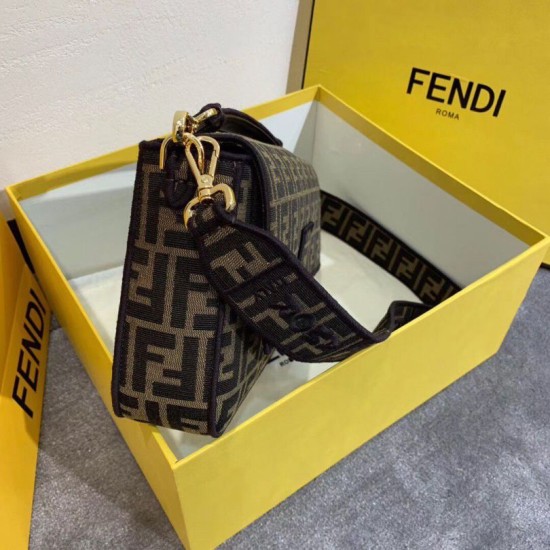 Replica Borsa grande Fendi Baguette in tessuto FF con finiture nere Replica Borsa grande Fendi Baguette in tessuto FF con finiture nere