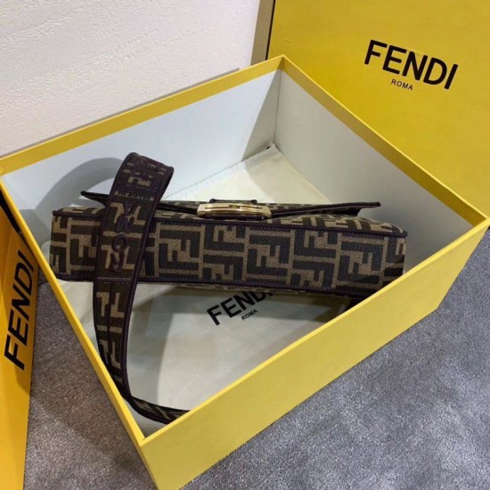 Replica Borsa grande Fendi Baguette in tessuto FF con finiture nere Replica Borsa grande Fendi Baguette in tessuto FF con finiture nere