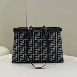 Shopper Fendi X-Tote in lana pied de poule con ricamo FF 8BH374 Grigia