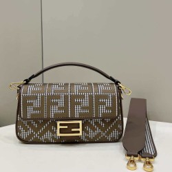 Borsa Fendi Baguette 8BR600 in lana pied de poule con ricamo FF Marrone
