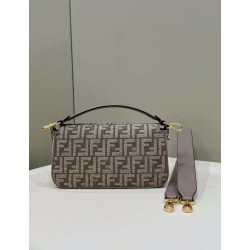 Borsa Fendi 8BR600 Baguette Chain Midi FF in tessuto tapestry grigio