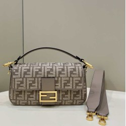 Borsa Fendi 8BR600 Baguette Chain Midi FF in tessuto tapestry grigio