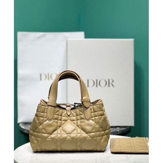 Replica Borsa Christian Dior piccola/media Dior Toujours caffè leggero Replica Borsa Christian Dior piccola/media Dior Toujours caffè leggero